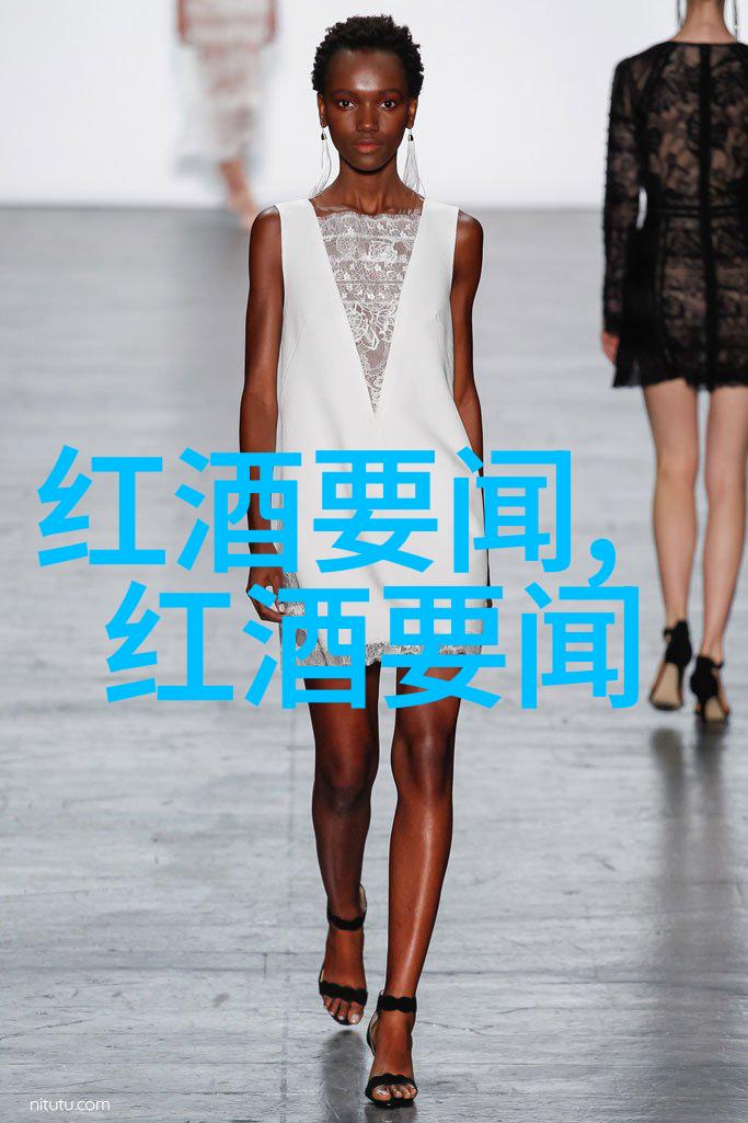 少年侧颜墨香与光影的交织