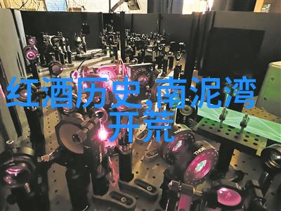 在设计衣服图案时哪些元素能使男生的服装显得更为时尚