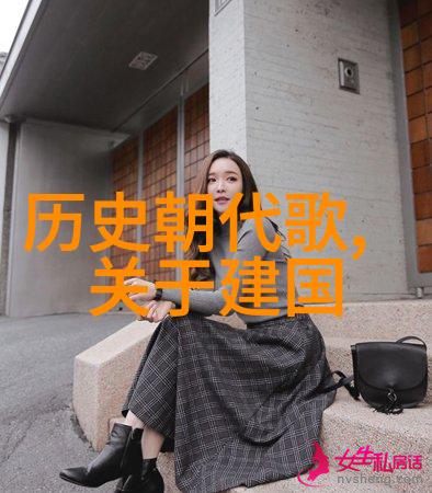 在夜色下的村庄中一群人物聚集讨论着12.9运动及其深远的历史意义而他们的对话中提及到了红葡萄酒和白葡