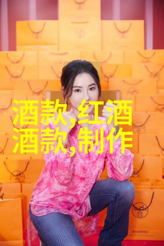 镜中人影光与影的交错