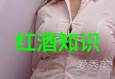 在WBO独家专访中沈宇辉讲述了富隆的蜕变之旅而他却画出了一个死亡的女人仿佛在提问这不正是我们所有人都