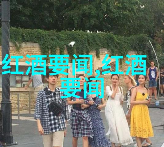 当我们寻求购买那些既具备长期成长潜力又能提供现金流保障的混合型或增强型股票型基金时应注意什么问题呢