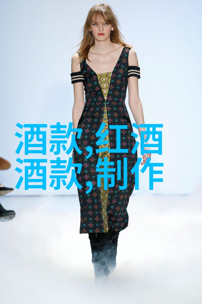中国女子轻盈步入梦幻海湖庄园
