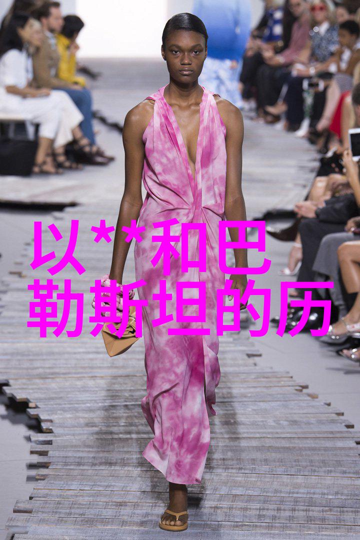 晚上开车遇到的不寻常声音汽车发动机声夜间交通噪音驾驶时的异响