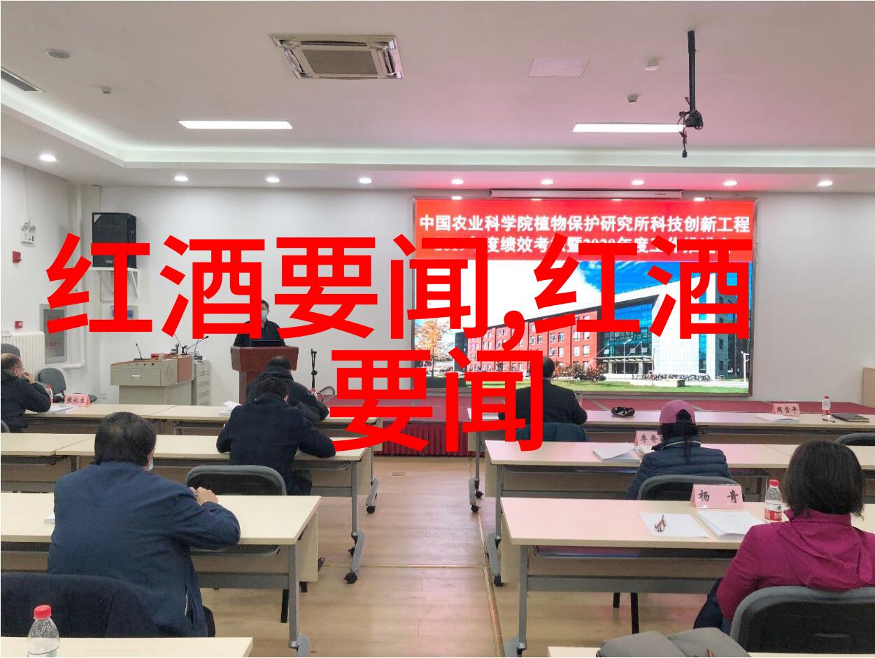 男生对女生迈开腿尝尝你的草莓-夏日甜蜜男孩的无意尝试与女孩的惊喜