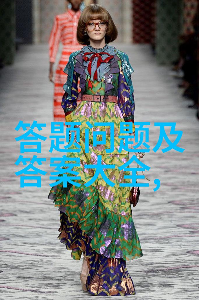 小姐姐柔情似水捏弄的小兔兔温馨的宠物时刻