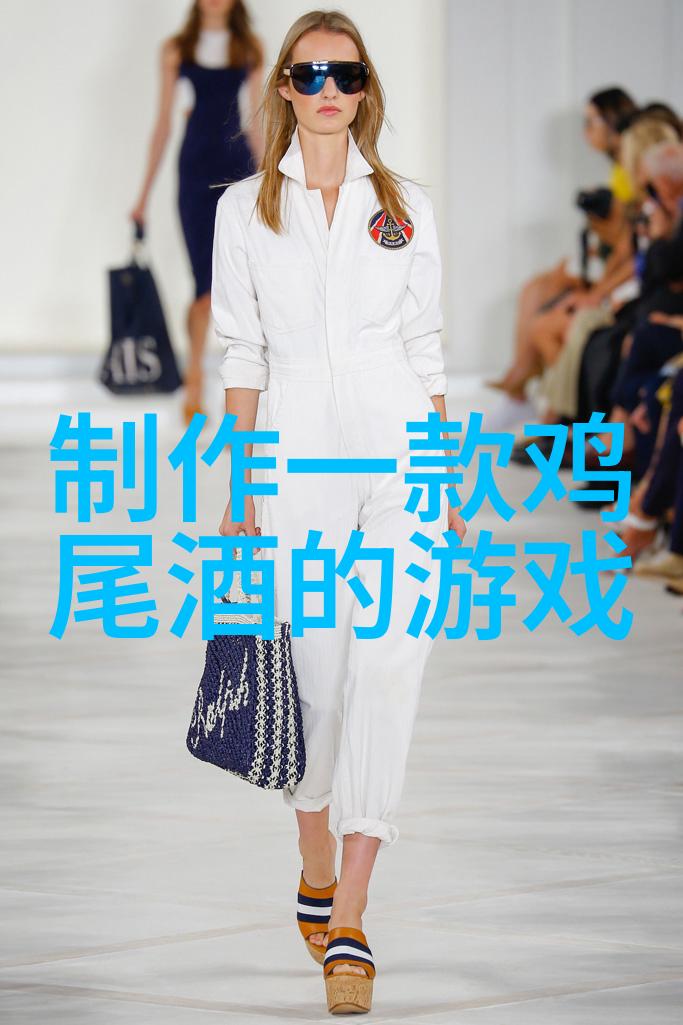 欧陆庄园的缤纷篇章古老石砖与梦幻翠绿