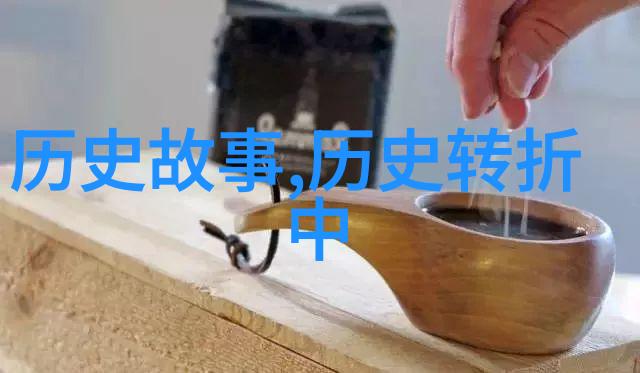 主题-手牵手的红酒之夜温馨共饮的瞬间