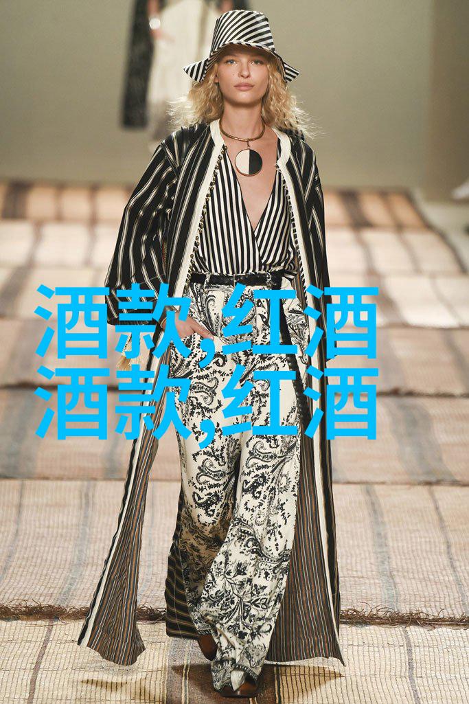 造成泰坦尼克号沉没的主要原因是什么冰山撞击还是其他因素起到了决定性作用