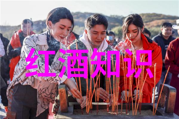 月季的绽放探索玫瑰园中的色彩